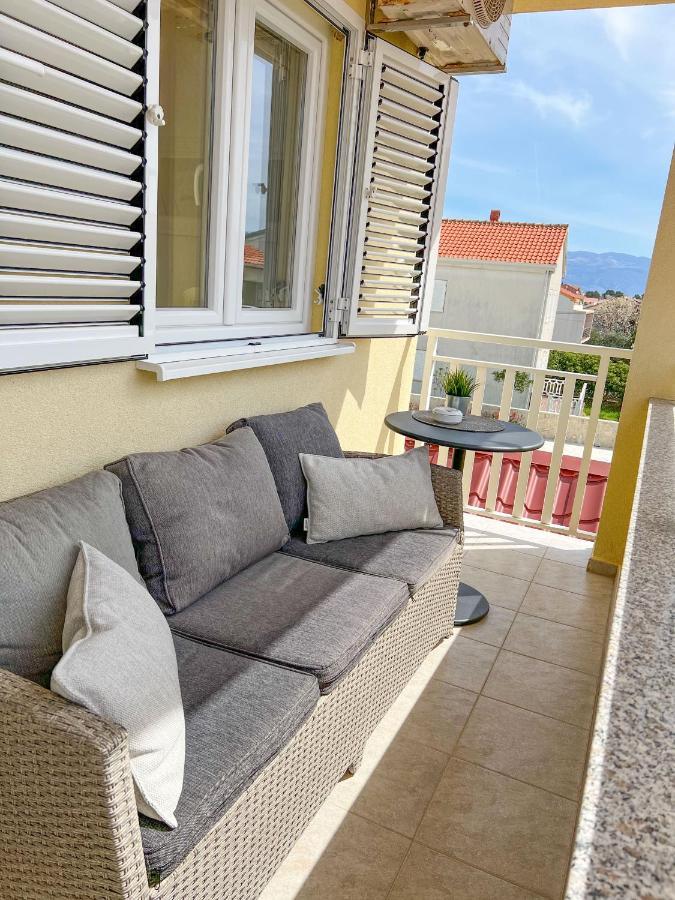 Apartment Baska Mit Poolarea - Krk, Kroatien Exterior foto