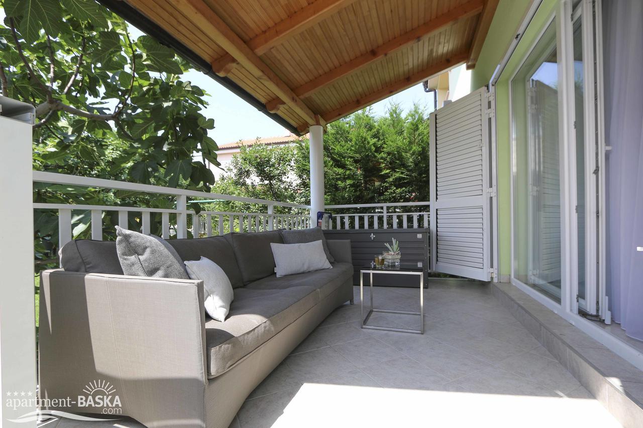 Apartment Baska Mit Poolarea - Krk, Kroatien Exterior foto
